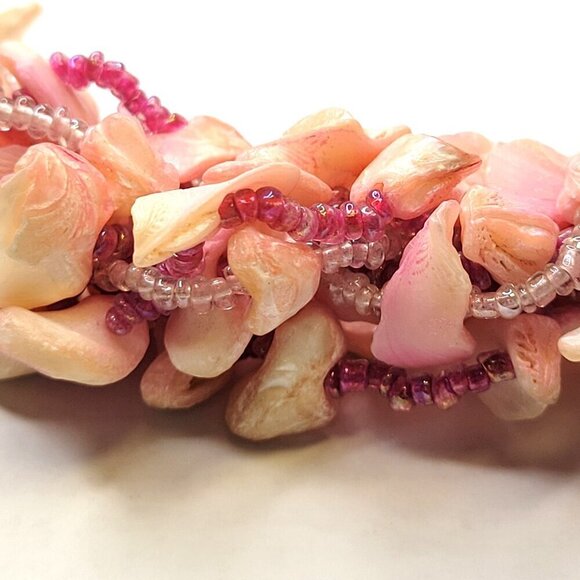 Chunky Pink Shell Necklace ,Chips and Pink Beads Bib Necklace - Picture 7 of 12